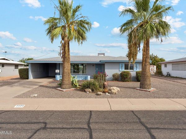 5422 E UNIVERSITY Drive, Mesa, AZ 85205