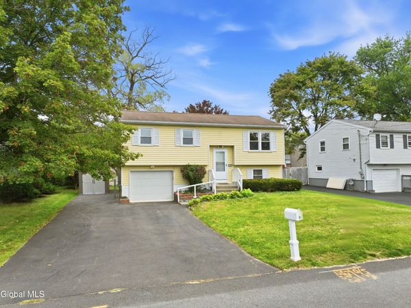 8 Denise Court, Rensselaer, NY 12144