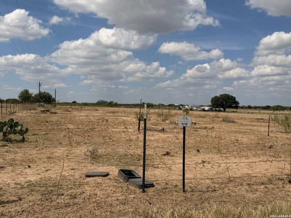 000 FM 472, Bigfoot, TX 78005