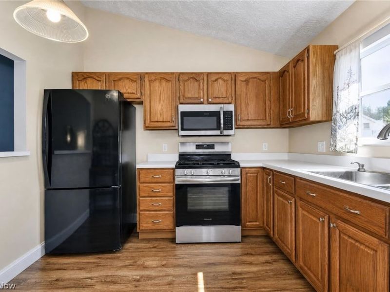 737 Sunset Drive, Madison, OH 44057 Photo 11