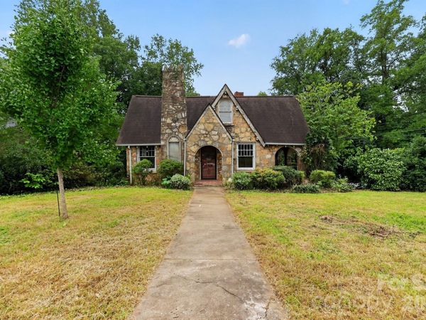 506 5th Avenue SE, Hickory, NC 28602