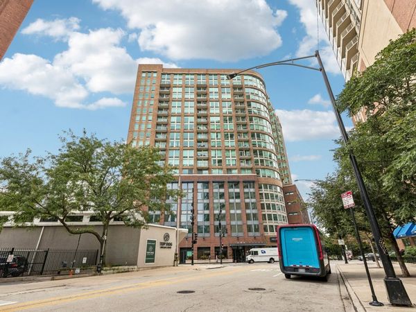 600 N KINGSBURY Street , Unit 101, Chicago, IL 60654