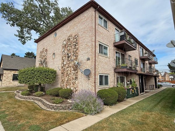 5824 S Archer Avenue, Unit 2B, Chicago, IL 60638