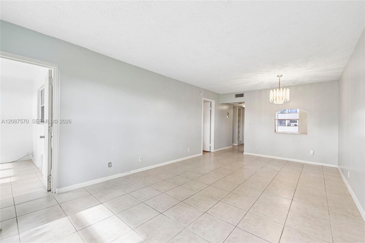 7887 Golf Cir Dr, Unit 106, Margate, FL 33063 Photo