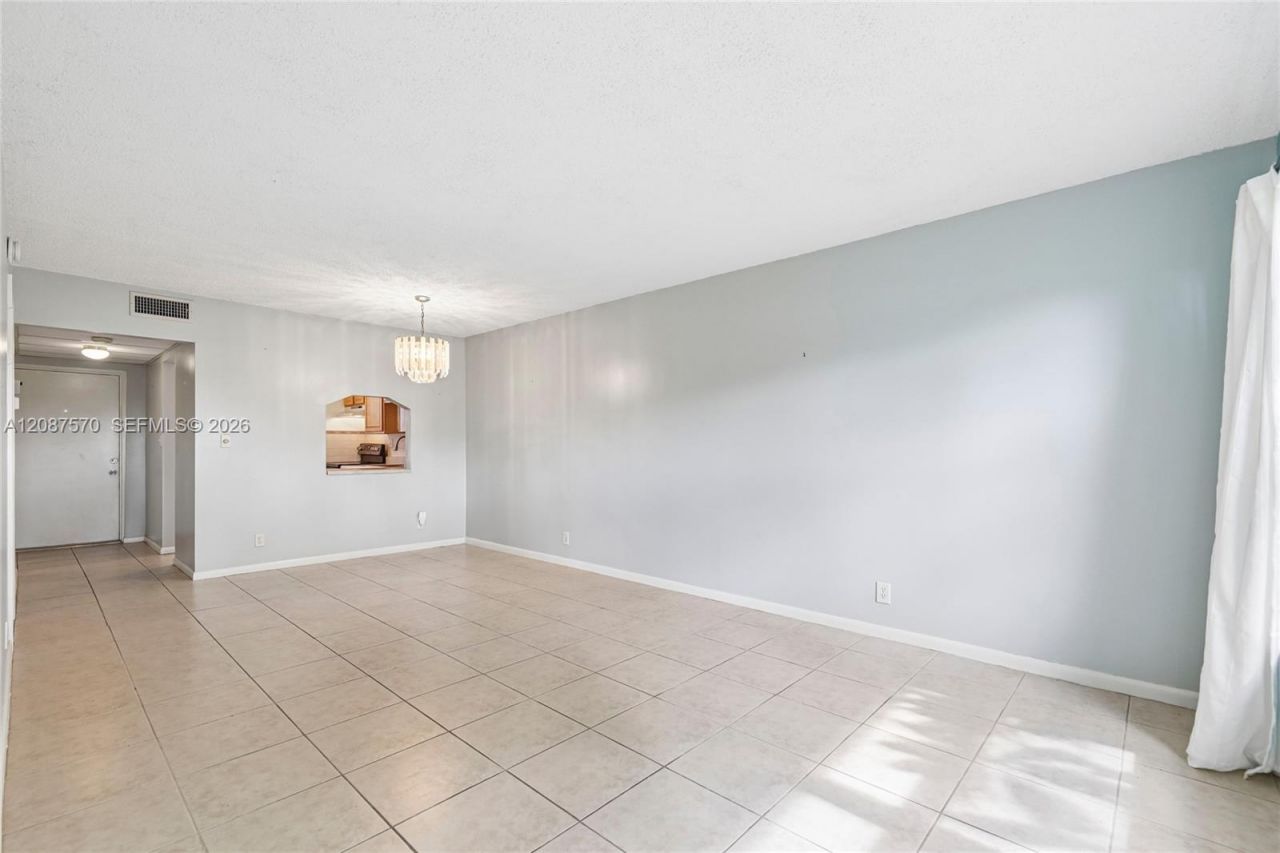 7887 Golf Cir Dr, Unit 106, Margate, FL 33063 Photo