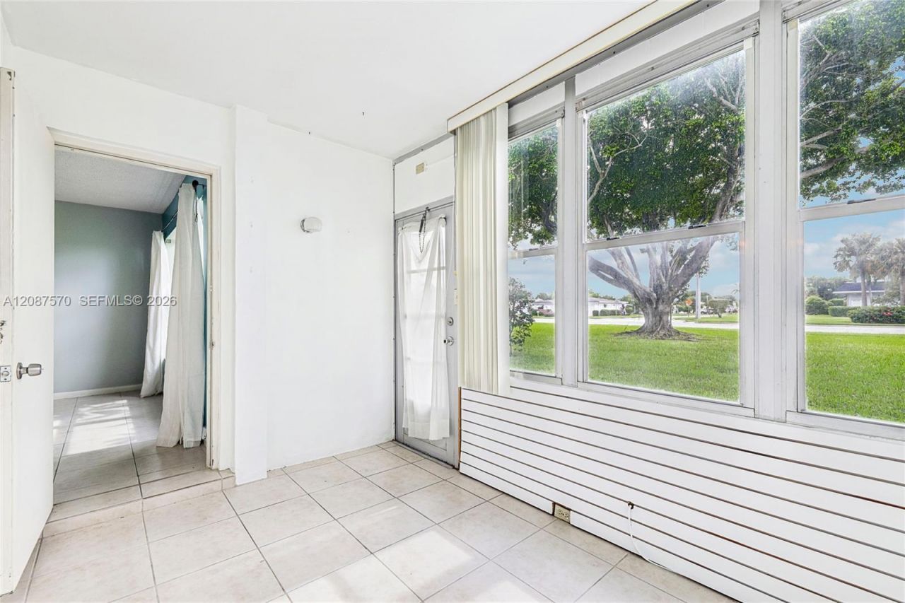 7887 Golf Cir Dr, Unit 106, Margate, FL 33063 Photo