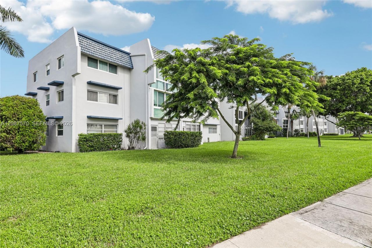 7887 Golf Cir Dr, Unit 106, Margate, FL 33063 Photo