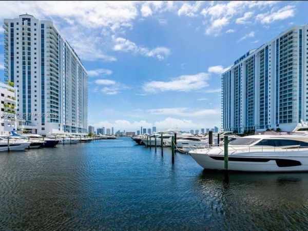 17211 Biscayne Blvd, North Miami Beach, FL 33160
