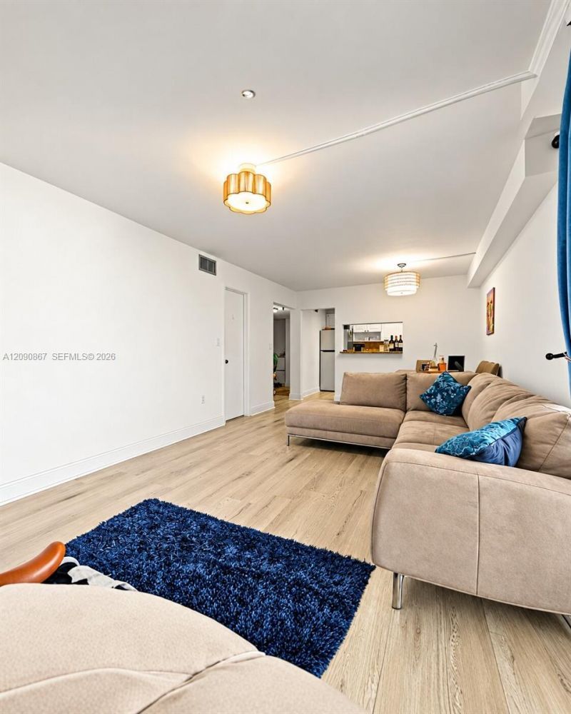 2457 Collins Ave, Unit 202, Miami Beach, FL 33140 Photo