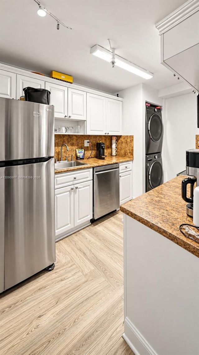 2457 Collins Ave, Unit 202, Miami Beach, FL 33140 Photo