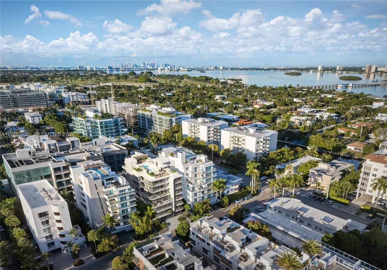 1160 101st St , Unit PH701, Bay Harbor Islands, FL 33154 Photo