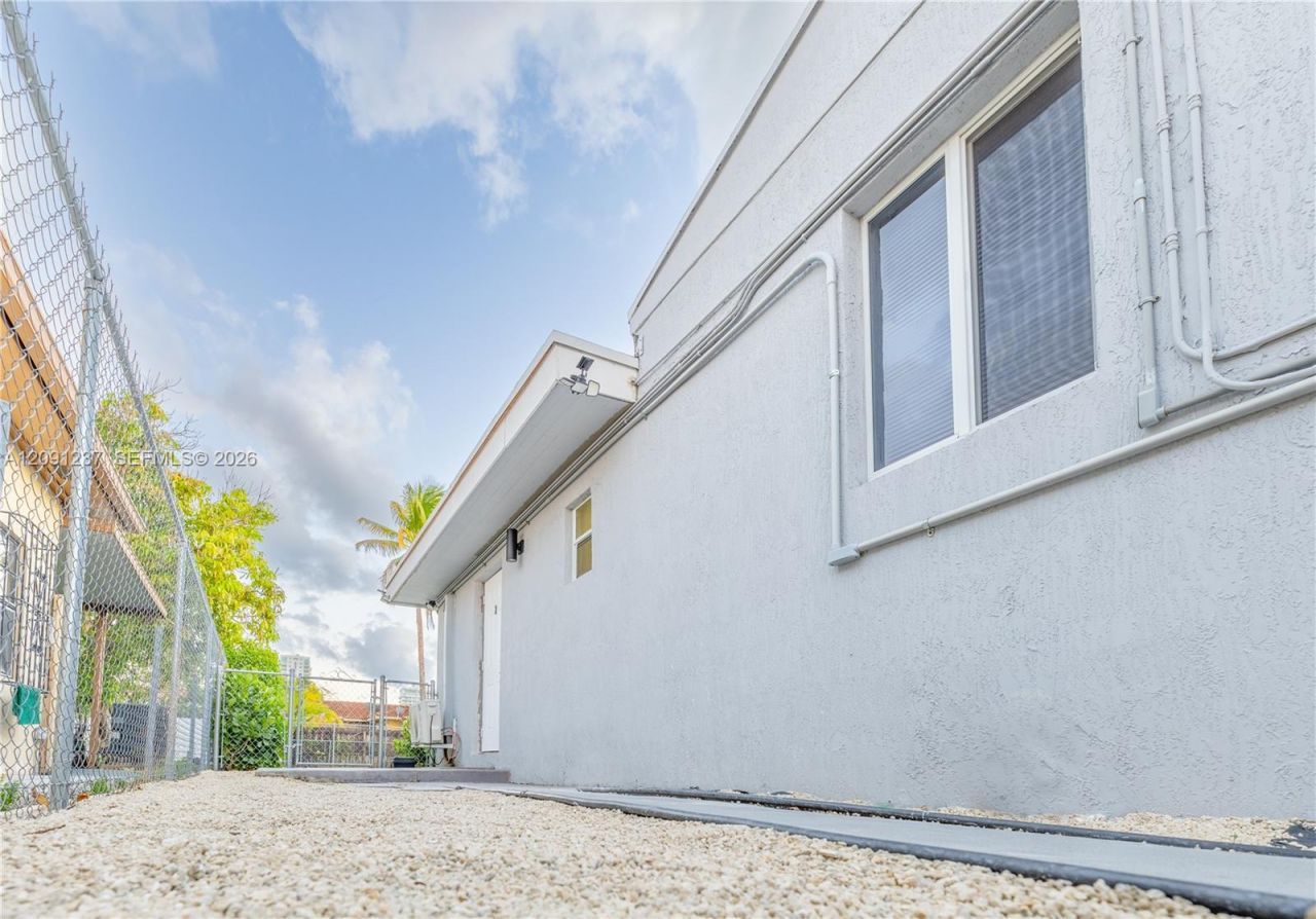 1836 NW 16th Ter , Unit 2, Miami, FL 33125 Photo