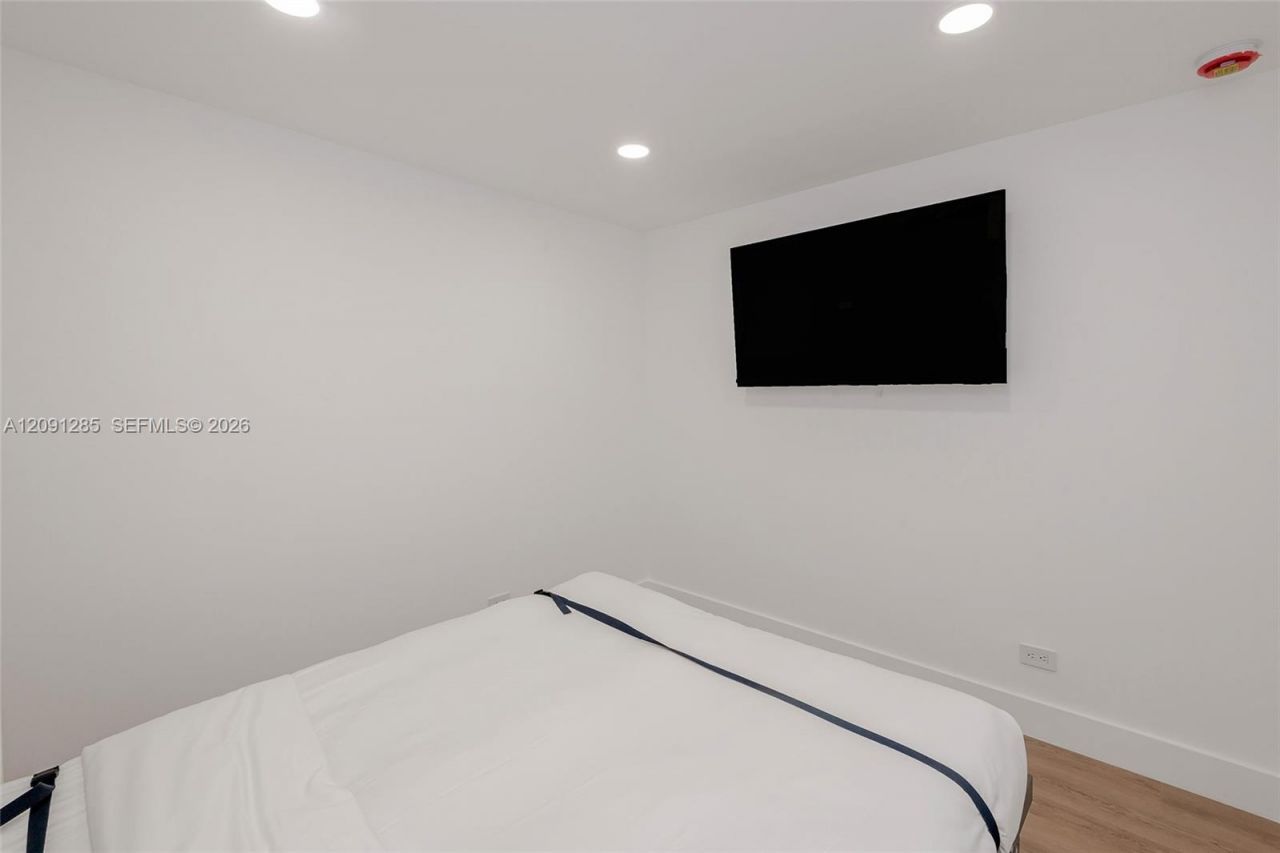 2301 Collins Ave , Unit 834, Miami Beach, FL 33139 Photo