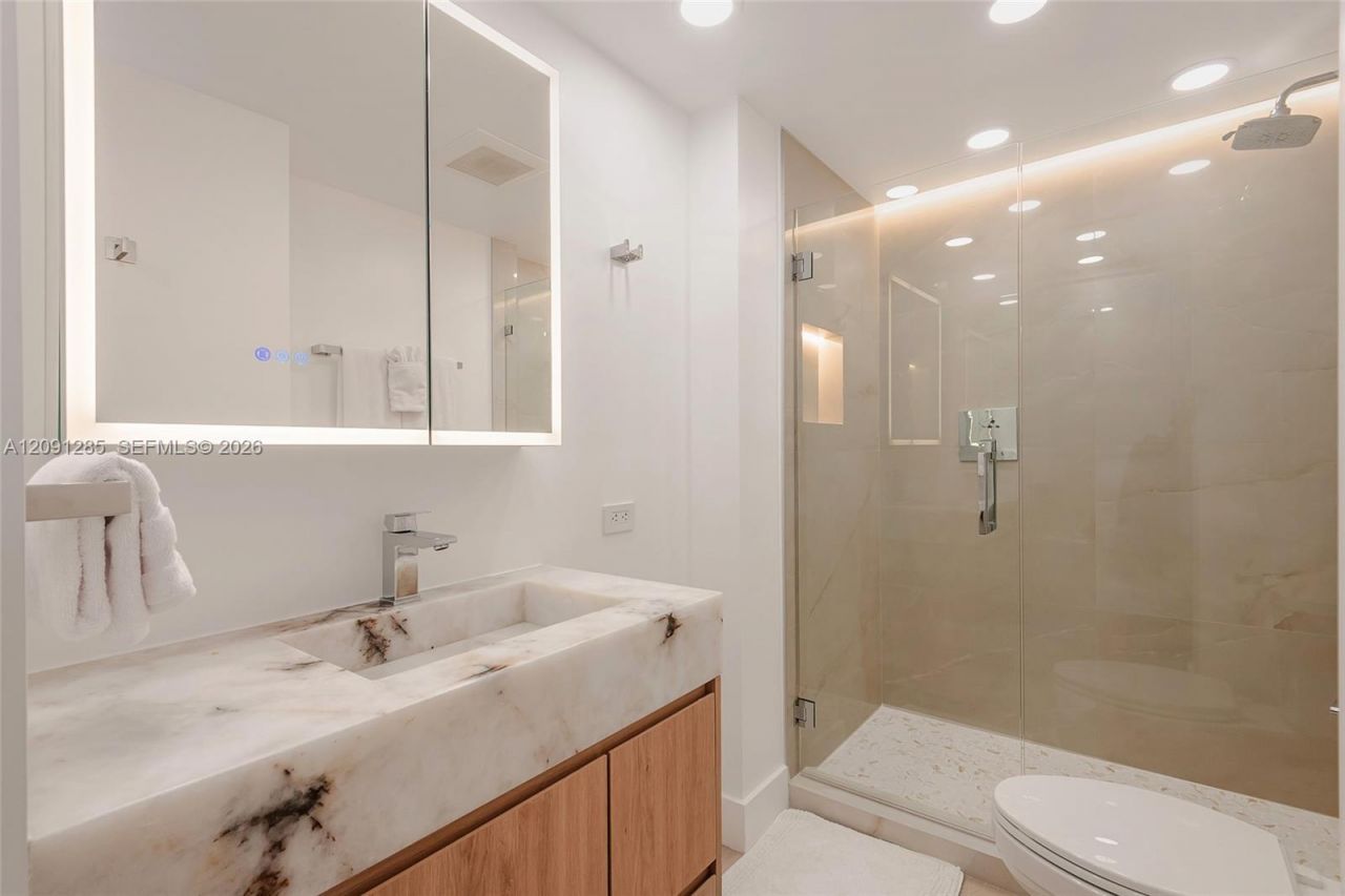 2301 Collins Ave , Unit 834, Miami Beach, FL 33139 Photo