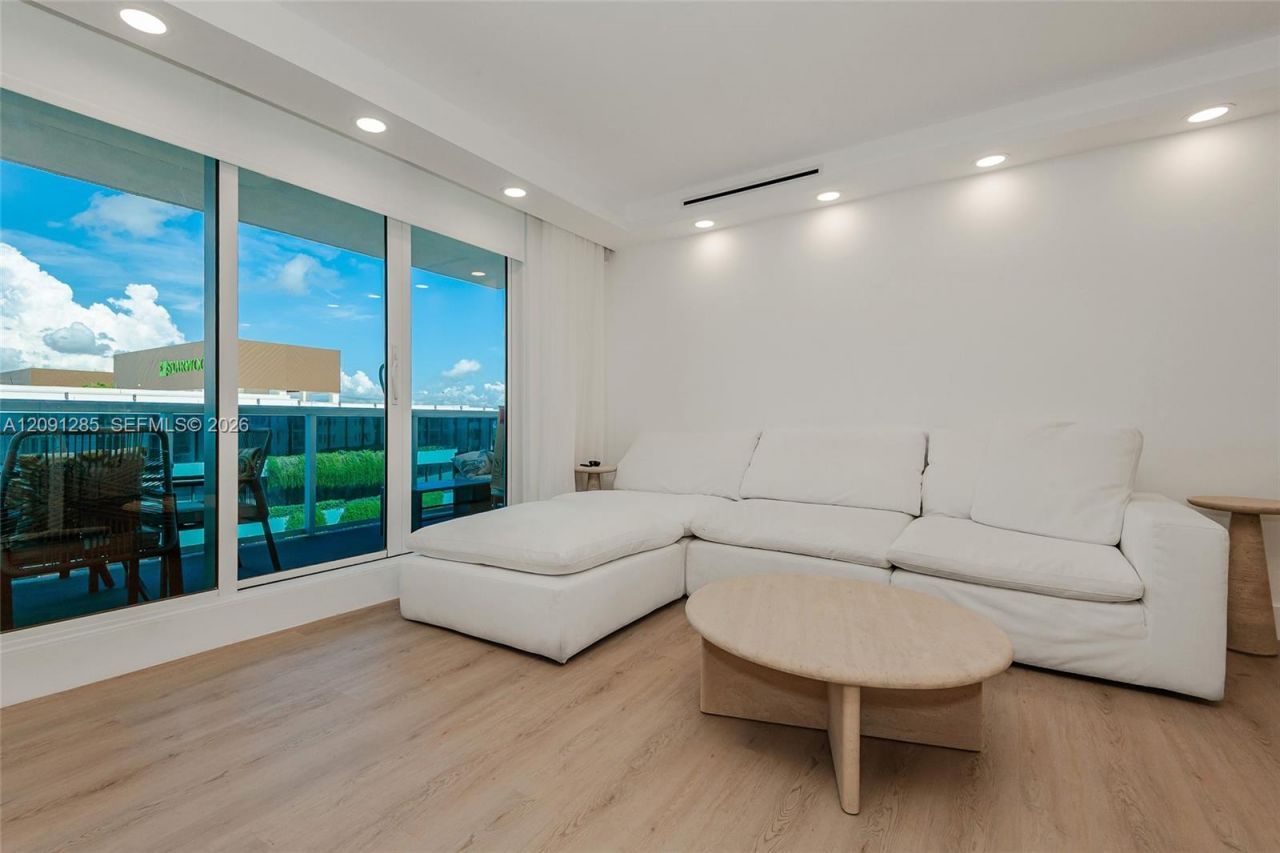 2301 Collins Ave , Unit 834, Miami Beach, FL 33139 Photo
