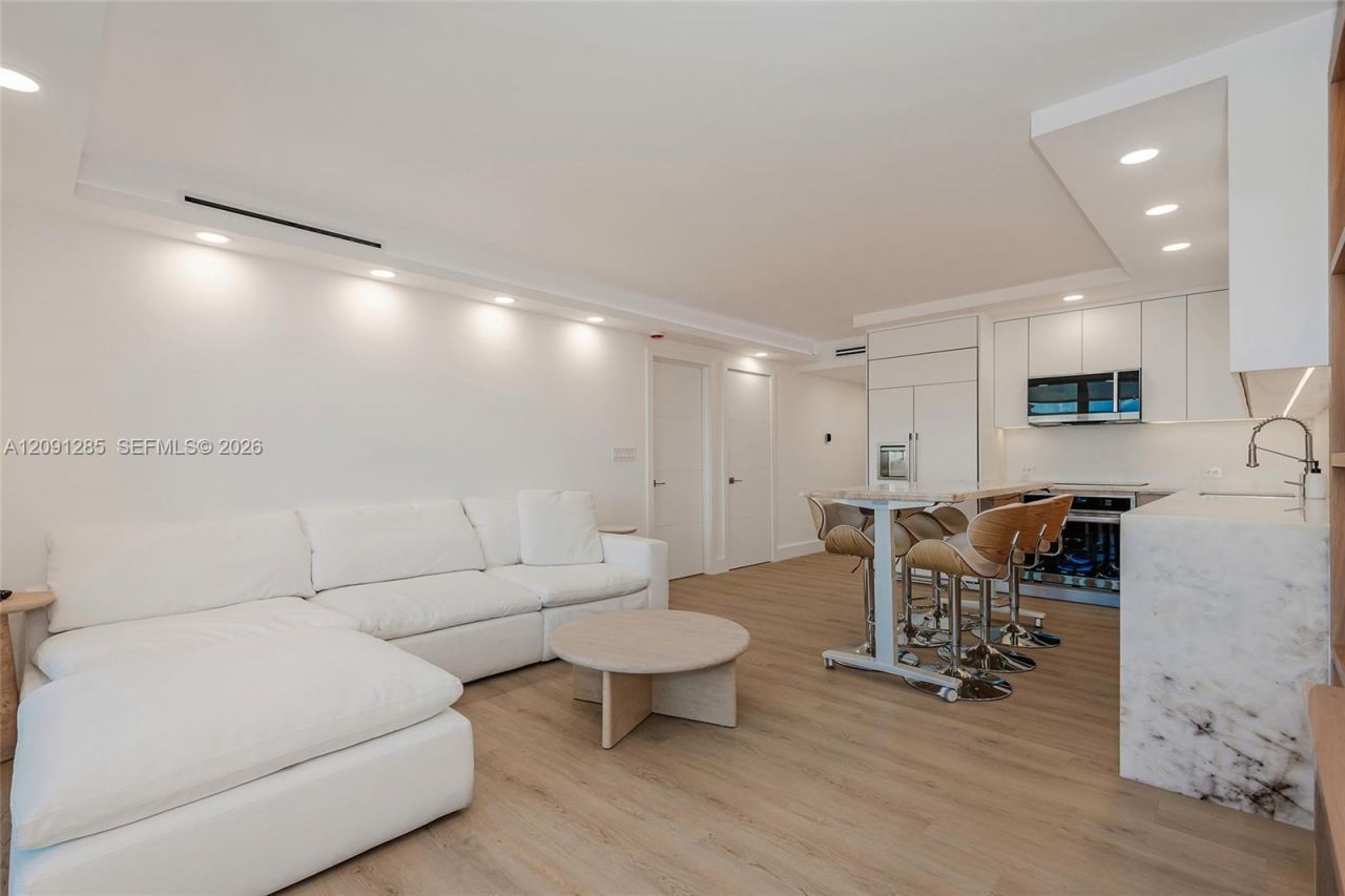 2301 Collins Ave , Unit 834, Miami Beach, FL 33139 Photo