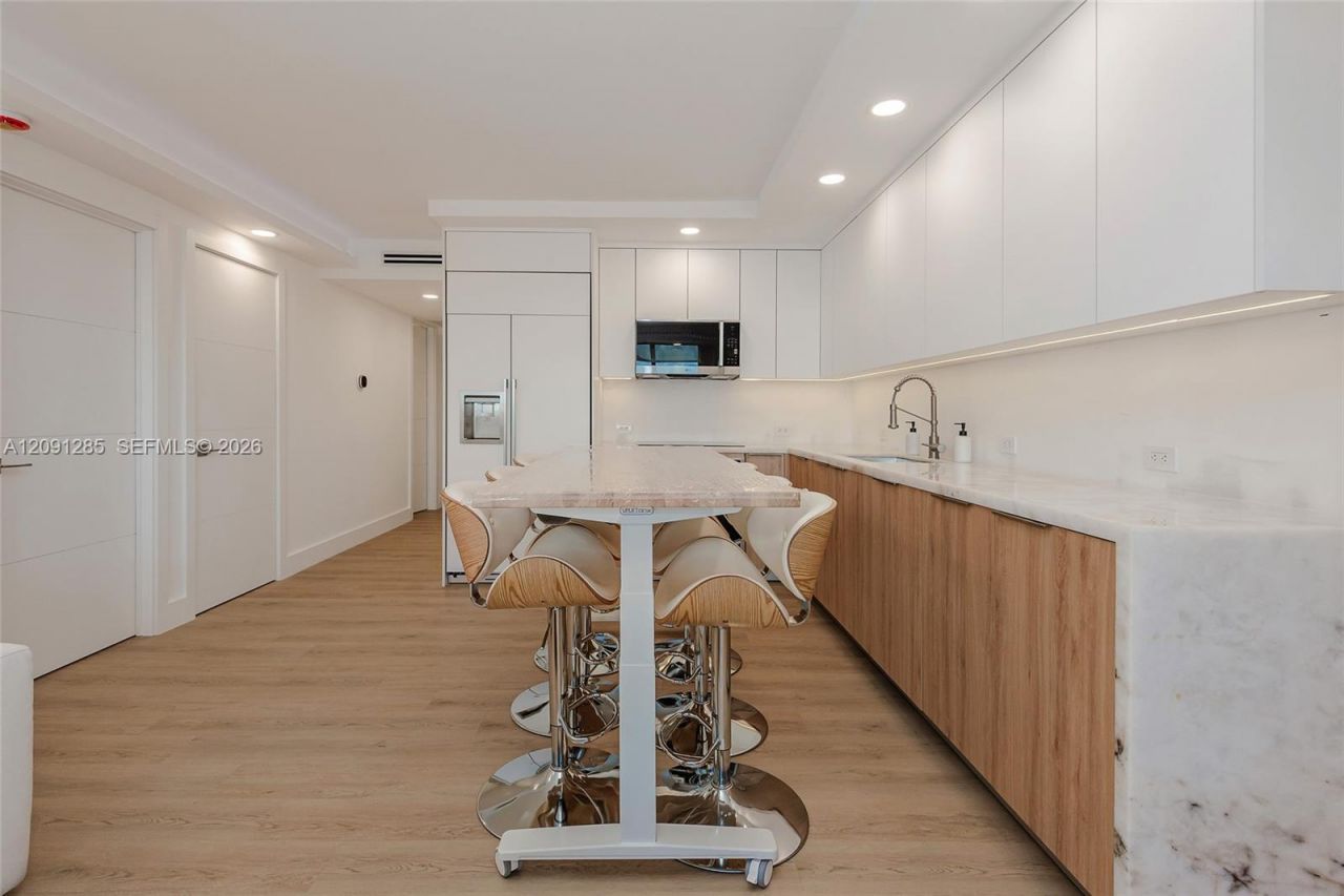 2301 Collins Ave , Unit 834, Miami Beach, FL 33139 Photo