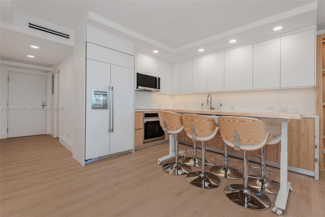 2301 Collins Ave , Unit 834, Miami Beach, FL 33139 Photo