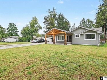 8525 Lafayette Avenue, Omaha, NE 68114