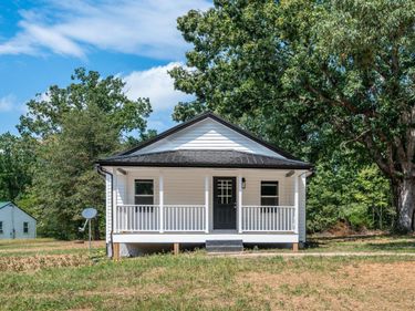76 E Pamplin Road, Pamplin, VA 23958