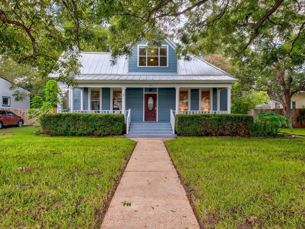 402 Hudgins ST, Smithville, TX 78957