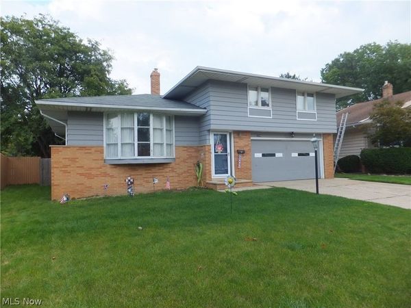 10344 N Church Drive, Parma Heights, OH 44130