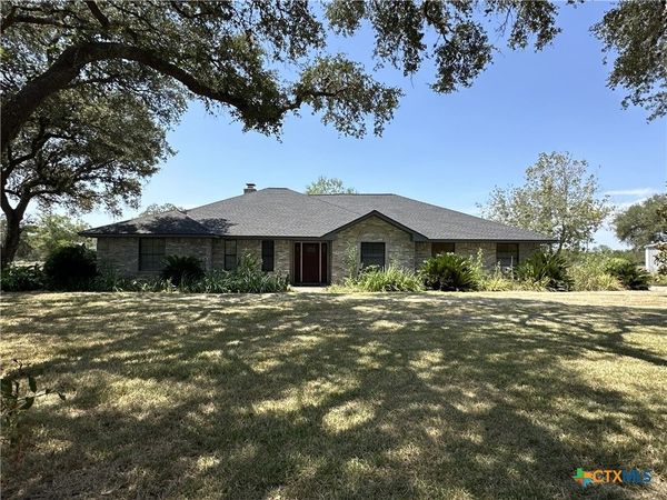 3542 Coletoville Road , Victoria, TX 77905