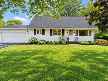 6494 Versailles Road, Lake View, NY 14085