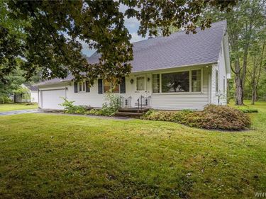 6494 Versailles Road, Lake View, NY 14085