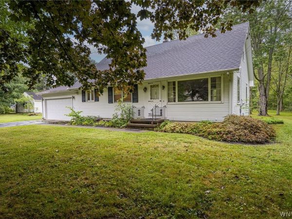 6494 Versailles Road, Lake View, NY 14085