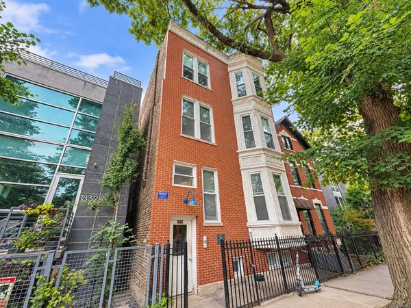 1830 W Superior Street, Unit 3F, Chicago, IL 60622