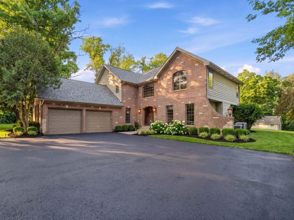26792 W LAKEVIEW Drive S, Lake Barrington, IL 60084