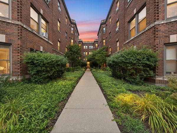 52 Forest Avenue , Unit 2N, Riverside, IL 60546