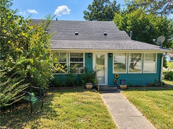 701 Hopkinsville St , Princeton, KY 42445