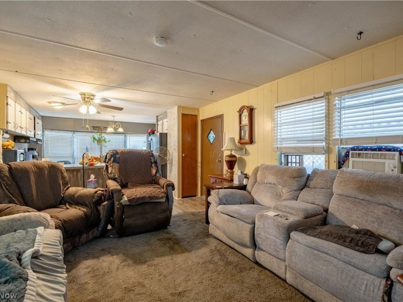 2715 Barn Drive SW, Canton, OH 44706 Photo 10