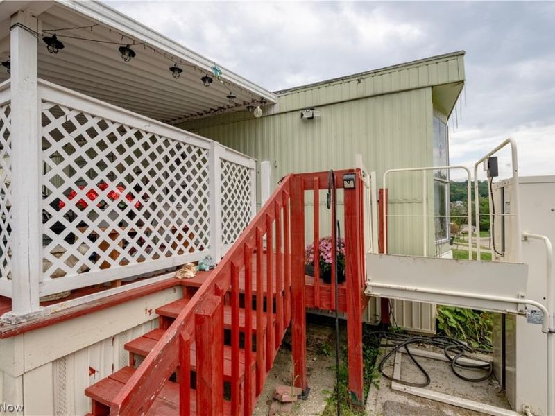 2715 Barn Drive SW, Canton, OH 44706 Photo 3