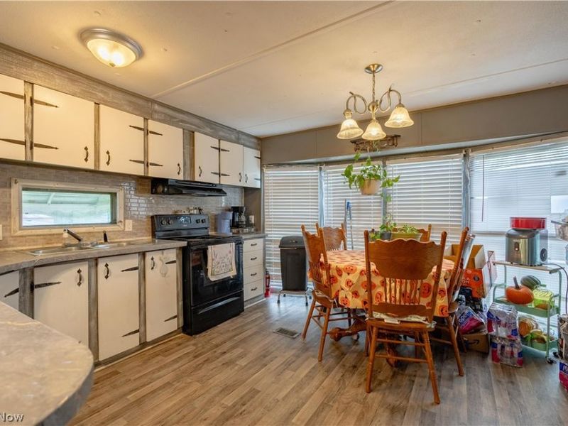 2715 Barn Drive SW, Canton, OH 44706 Photo 6
