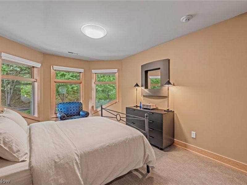 1040 Riverwoods Drive, Akron, OH 44313 Photo 25