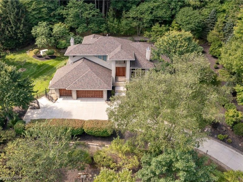 1040 Riverwoods Drive, Akron, OH 44313 Photo 3