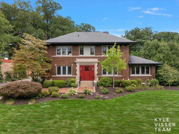 640 Cambridge Boulevard SE, East Grand Rapids, MI 49506