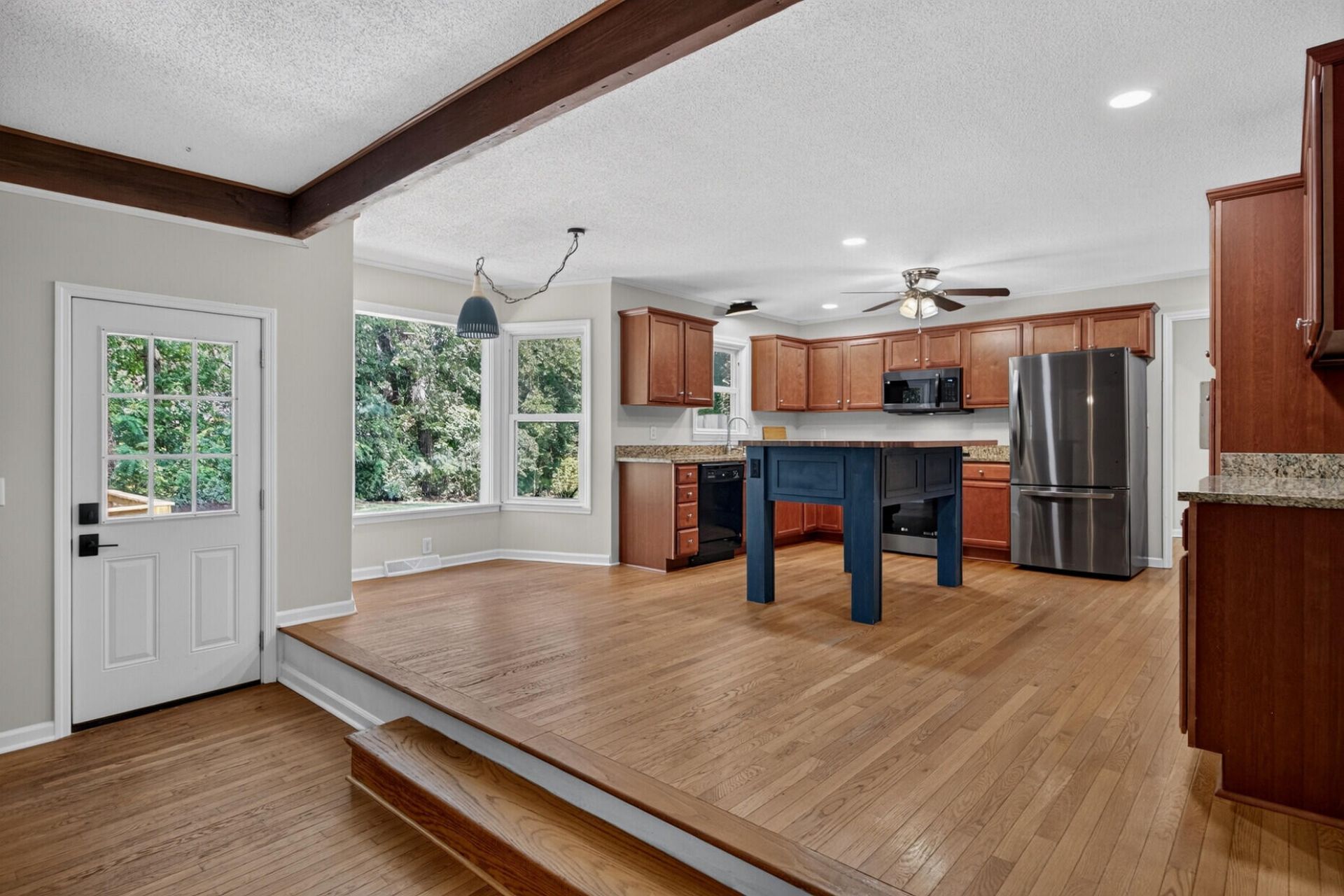 1070 Pine Street Photo 13