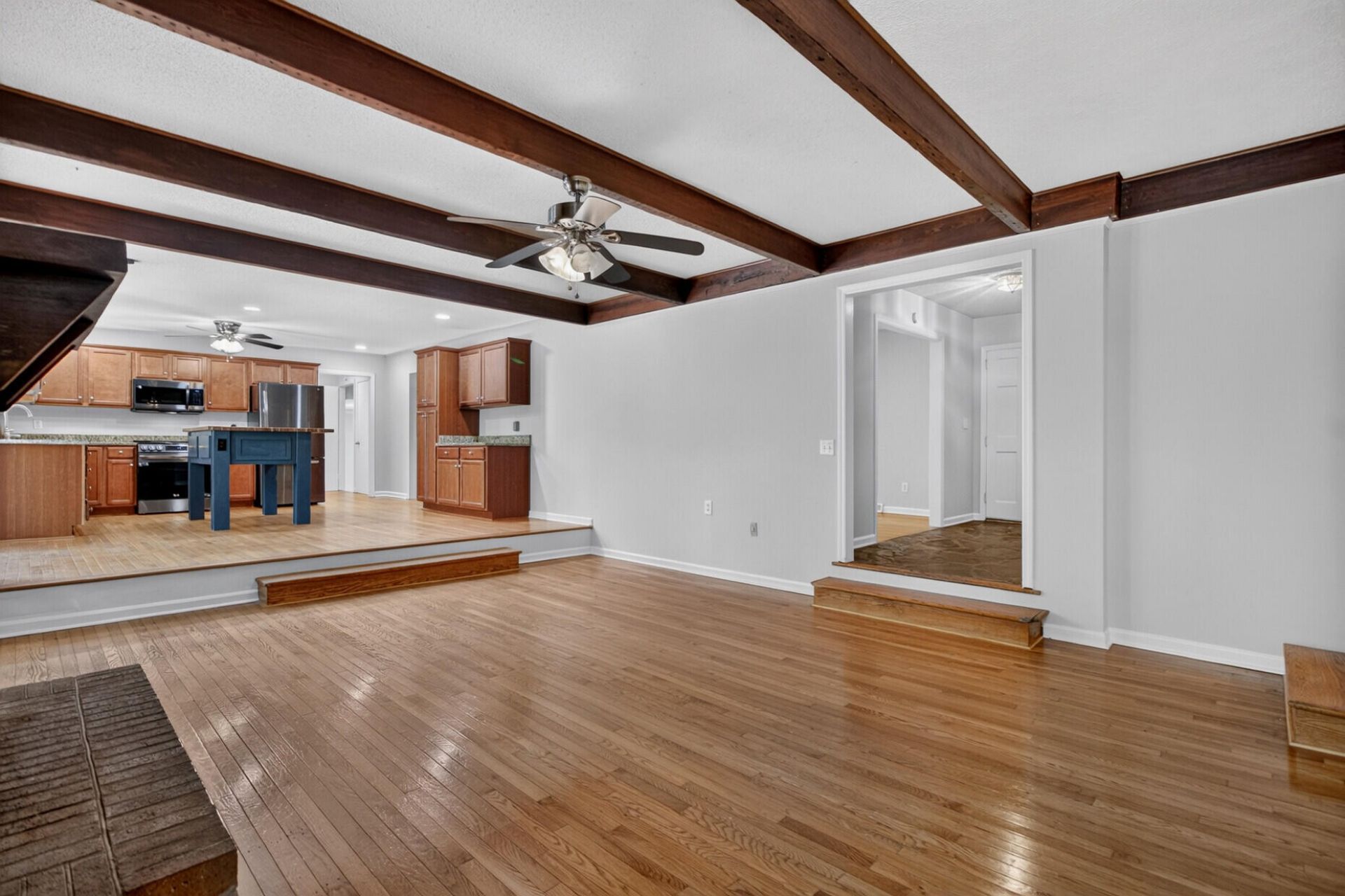 1070 Pine Street Photo 9
