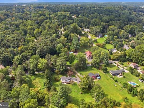 811 CRUM CREEK ROAD, MEDIA, PA 19063