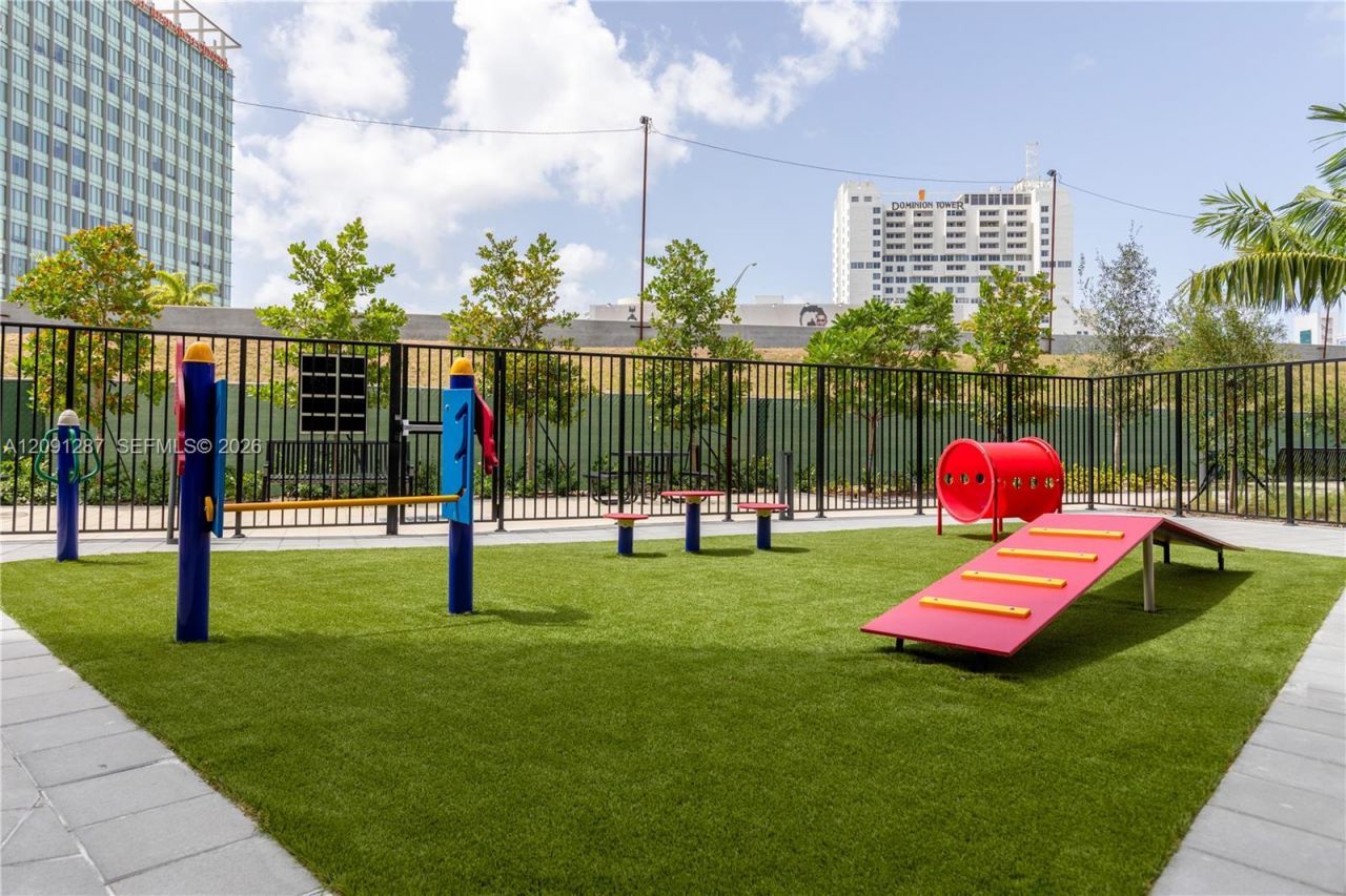 1005 Spring Garden Rd , Unit 520, Miami, FL 33136 Photo