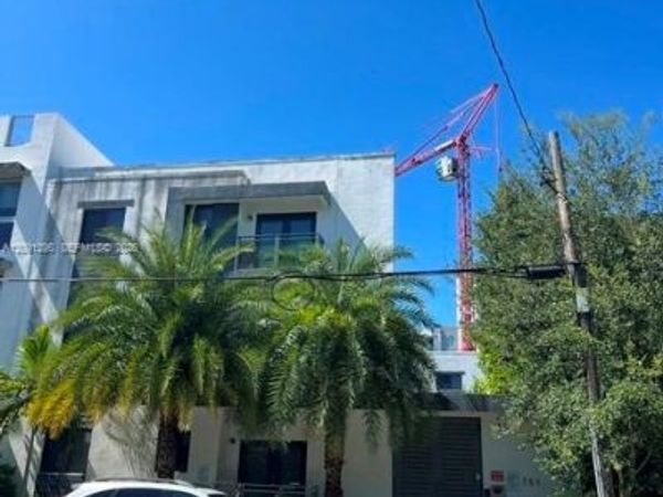 751 NW 1st St , Unit 101, Miami, FL 33128