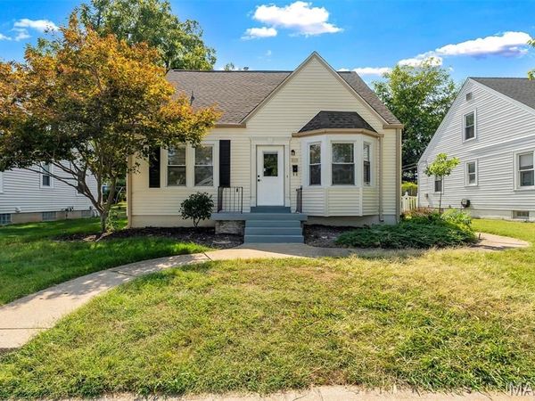 1165 Jackson Street, St Charles, MO 63301