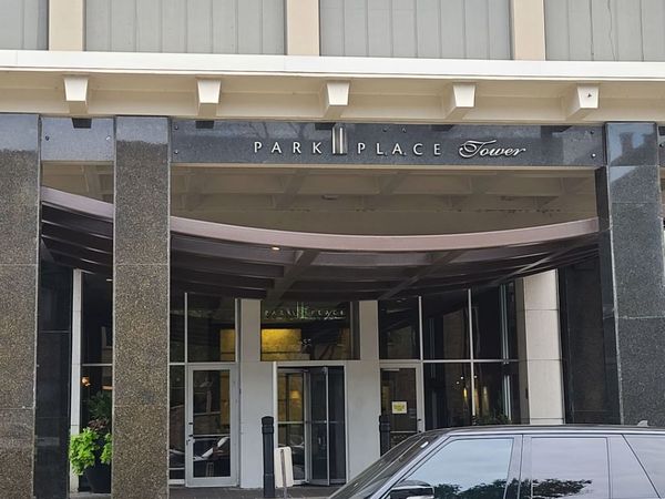 655 W IRVING PARK Road, Unit 903, Chicago, IL 60613