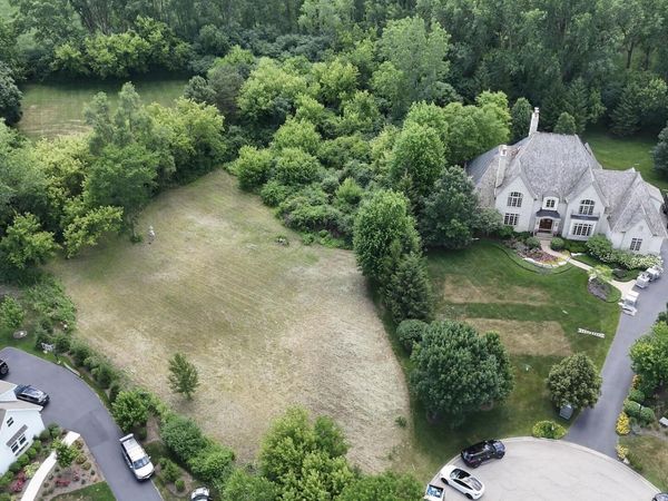 1 N Stoney Ridge Court , Hawthorn Woods, IL 60047
