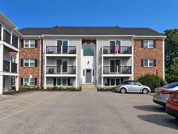 9 Chapel Hill Dr., Unit 6, Plymouth, MA 02360