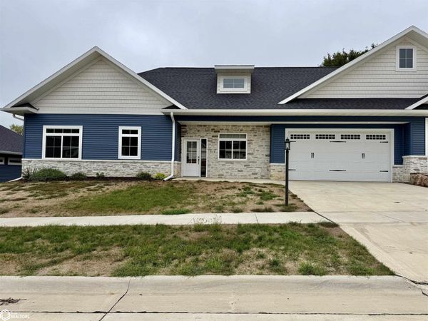 316 27th PL S, Clear Lake, IA 50428
